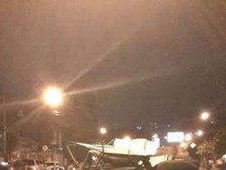 Tabrak Tiang Listrik di Jl HOS Cokroaminoto, Mobil Baraya Travel Ringsek