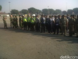 Tertibkan PKL Alun-Alun Utara Yogya, Ratusan Personel Gabungan Dikerahkan