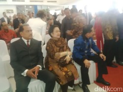 Megawati dan Pejabat Negara Hadiri Peluncuran Buku Chappy Hakim