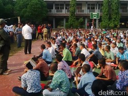 Gembiranya Siswa Baru di Tangerang Saat Menteri Anies Minta Atribut Aneh Dicopot