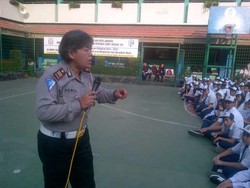 Kampanye Keselamatan Lalu Lintas, Polisi Beri Pengarahan Siswa Peserta MOS