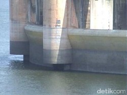 Penampakan Susutnya Volume Air Waduk Jatiluhur di Musim Kemarau