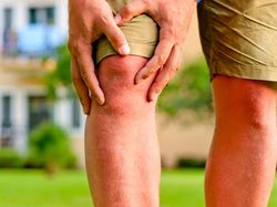 Kaki Bengkak dan Terasa Panas, Apakah Efek Samping dari Obat Hipertensi Dok?