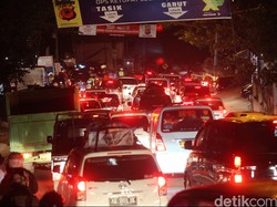 Jalur Cicalengka-Nagreg Masih Macet