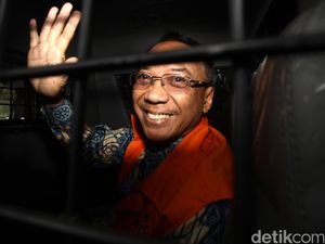 Dituntut 9 Tahun Bui, Jero Wacik: Saya Keberatan, Saya Tidak Bersalah Dituntut 9 Tahun Bui, Jero Wacik: Saya Keberatan, Saya Tidak Bersalah