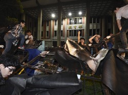 Mahasiswa Bunuh Diri, Ratusan Warga Taiwan Berdemo