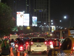 Malam Minggu, Jalanan di S Parman dan Casablanca Macet