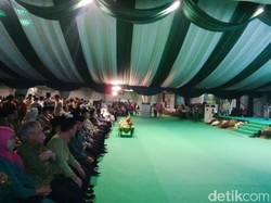 Menteri dan Tokoh Nasional Berdatangan ke Arena Muktamar ke 33 NU