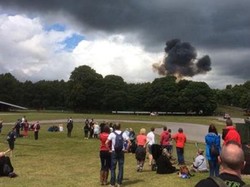 Pesawat Airshow Jatuh Saat Festival di Inggris, Pilot Tewas