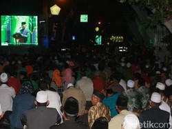 Nahdliyin Antusias Saksikan Pembukaan Muktamar Meski Hanya Lewat Layar