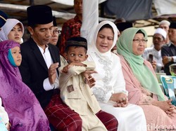 Cantiknya Ibu Negara Iriana dalam Balutan Hijab