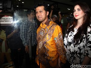 Dukungan Arumi Bachsin Bikin Emil Dardak Pede Maju Pilgub Jatim