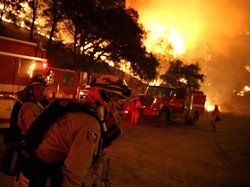 Permukiman Dekat Pasar Gembrong Kebakaran, Lalin Macet