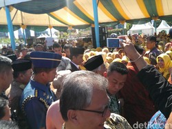 Usai Pembukaan, Jokowi Salami Muktamirin Muhammadiyah dan Aisyiyah