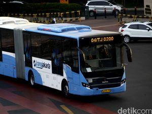 Setahun Beroperasi, TransJ Rute PIK 2-Blok M Tembus 1,4 Juta Penumpang