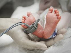 Bayi Meninggal Usai Diajak Naik Motor Tegal-Surabaya, Dokter Ungkap Risikonya