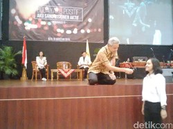 Cerita Menggelikan Ganjar ke Mahasiswa soal Kuliah dan setelah Jadi Gubernur