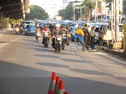 Digratiskan Masuk Tol JORR di Citos, Banyak Pemotor Pilih Jalur Biasa
