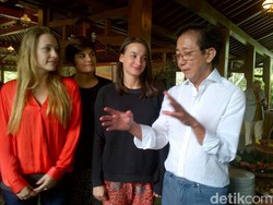 3 Mahasiswi Cantik asal Prancis ini Antusias Pelajari Jamu di Semarang