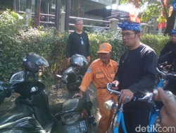 Parkir Sembarangan, Mahasiswa Kena Semprot Ridwan Kamil