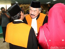 Hakim Agung Gayus Lumbuun Diprotes karena Memvonis Mati 13 Orang