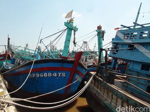 Ratusan Kapal Eks Asing Kabur, Susi Lapor ke Interpol