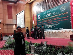 Menag Lepas 100 Santri Penghafal Alquran ke Turki