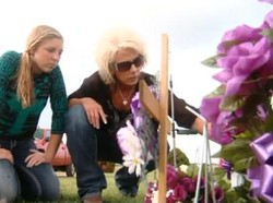 Dilepaskan di Makam Ayah, Balon-balon Ini Malah Kembali ke Rumah Putrinya