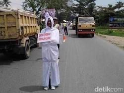 Unik, di Kalbar Pocong Gentayangan di Jalan Ingatkan Pengendara
