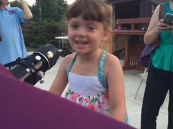 Jelang Kehilangan Penglihatan, Bocah Ini Diajak Lihat Bintang dan Bulan