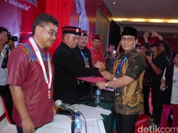 Terpilih Secara Aklamasi, Ahmad Basarah Dilantik Jadi Ketum Alumni GMNI