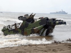 Ketika TNI AL dan Marinir AS Menyerbu Musuh di Pantai Situbondo