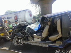 Mobil Pengangkut Uang Kecelakaan di Semarang, Sopir dan Polisi Dilarikan ke RS