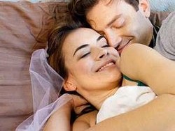 Disuguhi Makan Malam Enak, Istri pun Lebih Mudah Diajak Bercinta