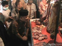 Pedagang di Jember Tolak Daging Impor