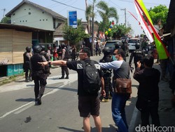 Densus 88 Berebut Susu Bubuk dengan Ibunda Terduga Teroris