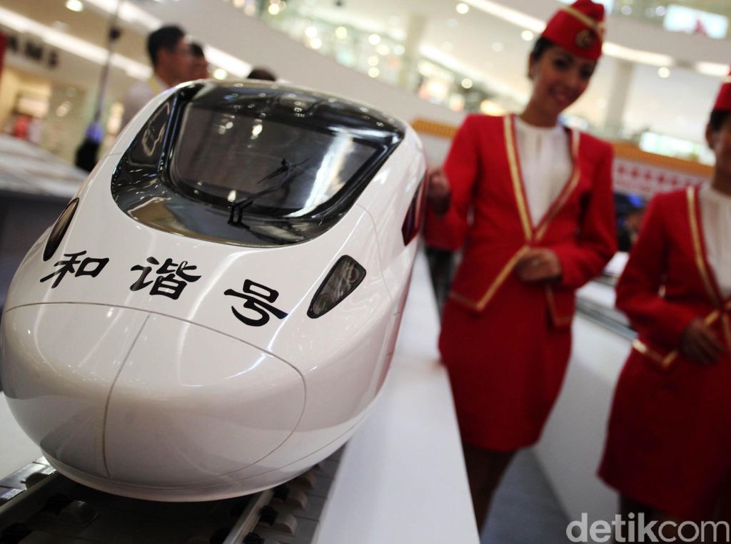 Tarif Kereta Cepat JKT-BDG Sekitar Rp 200 Ribu Tarif Kereta Cepat JKT-BDG Sekitar Rp 200 Ribu