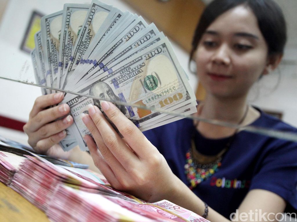 Rupiah Tekan Dolar AS ke Level Rp 14.307 Rupiah Tekan Dolar AS ke Level Rp 14.307