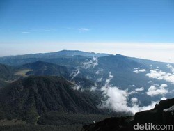 Banyak Pendaki Semeru yang Bandel, Langgar Janji Naik Sampai Mahameru