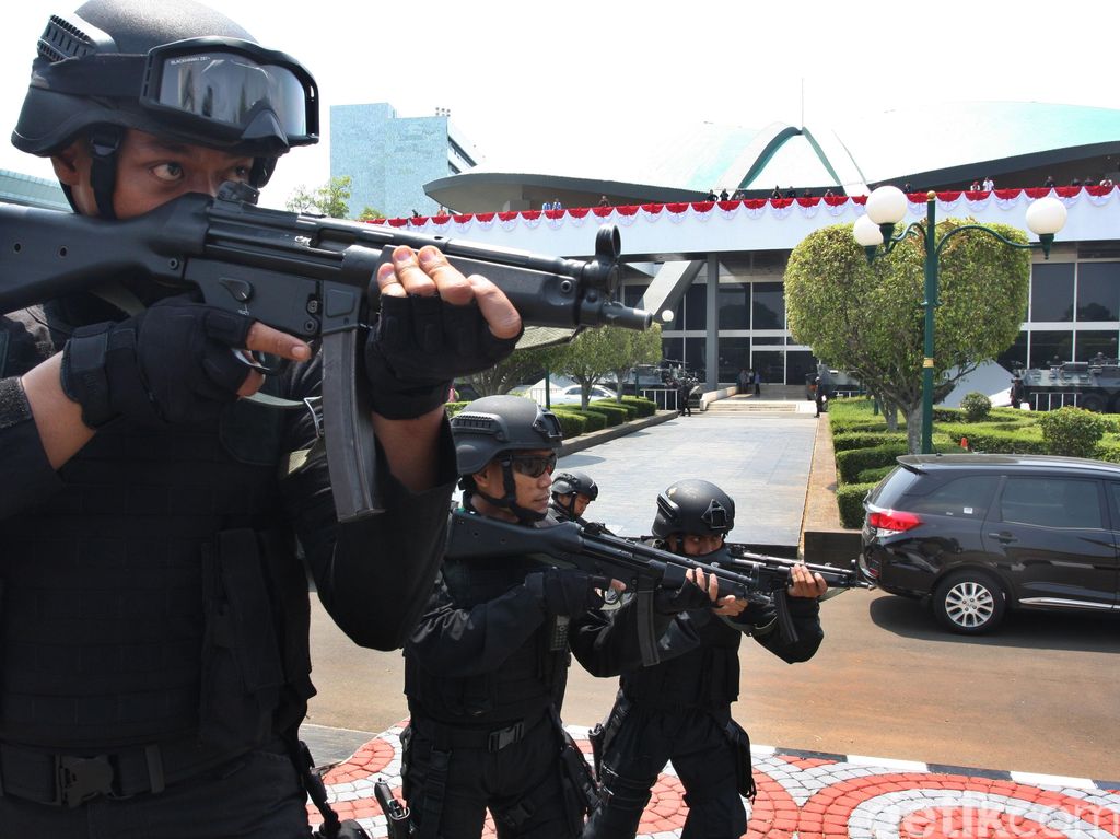 Ketua MPR Usul Lapangan Tembak Dibuat Mirip Punya Paspampres Ketua MPR Usul Lapangan Tembak Dibuat Mirip Punya Paspampres