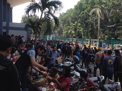 Ojek Pangkalan Merapat ke Senayan Serbu Go-Jek
