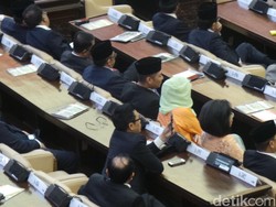 Aktivitas Anggota DPR Saat Jokowi Pidato: Mencatat Sampai Cek HP