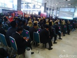 Petani dan Guru Saksikan Sidang Tahunan MPR Lewat Layar Besar
