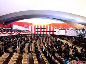 Menolak GBHN, Menolak Revisi UUD, Menolak Masa Lalu