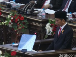 Jokowi dan JK Merapat ke Kompleks Parlemen, Terompet Berkumandang