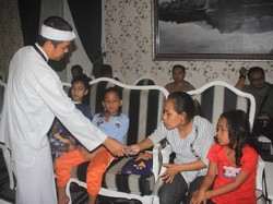 Uluran Tangan untuk Bantu Adik Kakak yang Lumpuh di Purwakarta