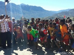 Semangat Anak Ilaga Papua Maraton dan Gerak Jalan Tanpa Alas Kaki