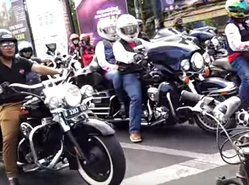 Seskab Pramono: Para Biker Sering Berlebihan Saat Mengendarai Moge
