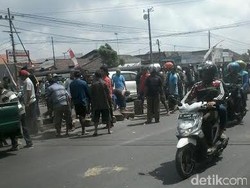Gara-gara Pasar Sepi, Warga di Pasuruan Mengamuk