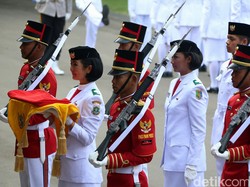 Ditanya Jokowi  Soal Pembawa Bendera, Cia: Jujur, Saya Nggak Bisa Jawab